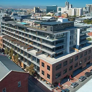 https://urban-elephant-the-docklands.hotels-capetown.com