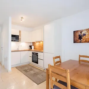 Apartment Donaufeld Living - Geräumiges Mit Balkon, Wien