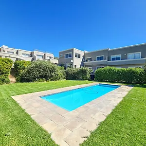 https://the-beachclub-17.hotels-capetown.com